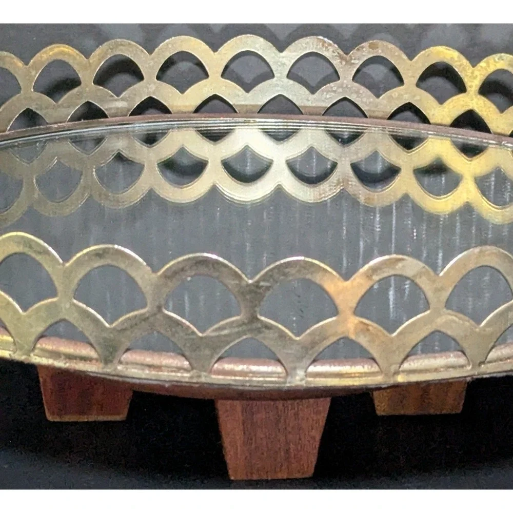 Vintage Vanity Mirror Round Scalloped Metal Lattice Frame 12
